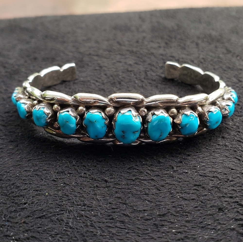 *SOLD* RARE A Quam Silver/Turquoise Bangle - Picture 2 of 8